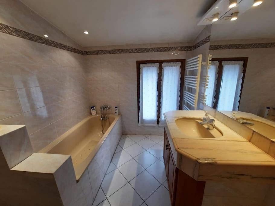 A 200 Metres Du Chateau : Maison De Ville Καρκασόν Εξωτερικό φωτογραφία